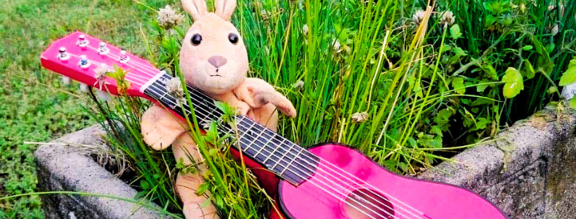 Hopla marionnette kangourou de Petits Bonds fête l'été en musique